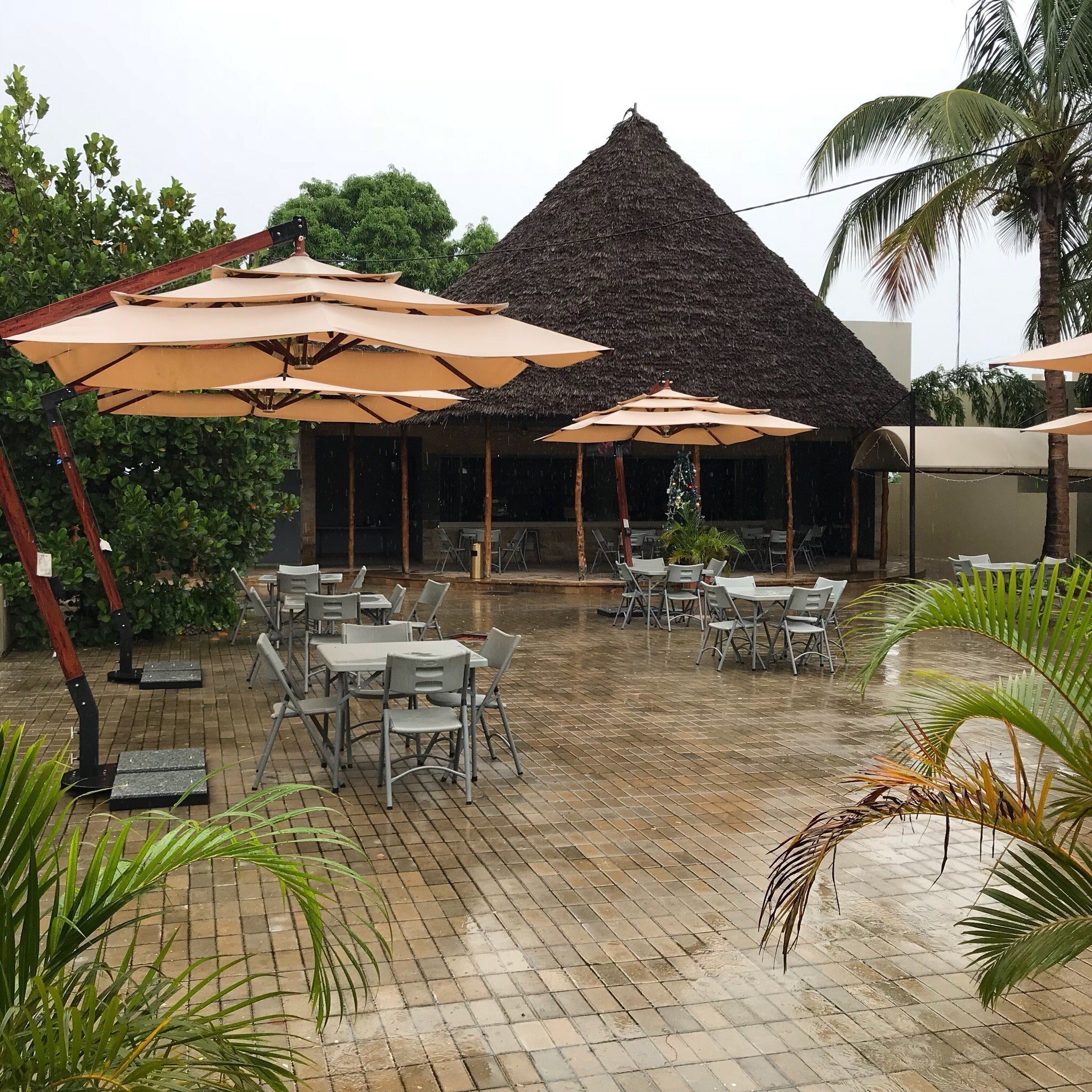 Фотографія Ngalawa Hotel & Resort 5*
