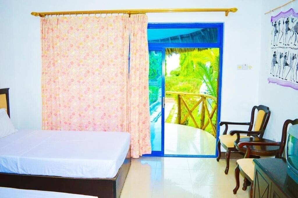 Картинка Coconut Tree Village Beach Resort 3*