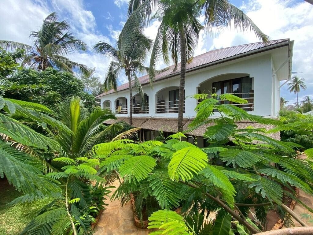 Готель Siri Beach Lodge Nungwi 3*