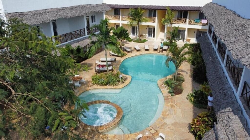 Готель Kibanda Lodge Hotel 3*