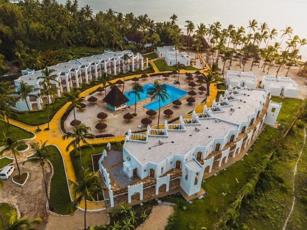 Готель SBH Kilindini Resort 5*