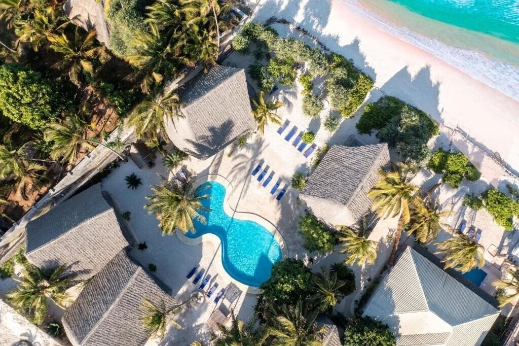 Готель Marafiki Beach Hotel 4*