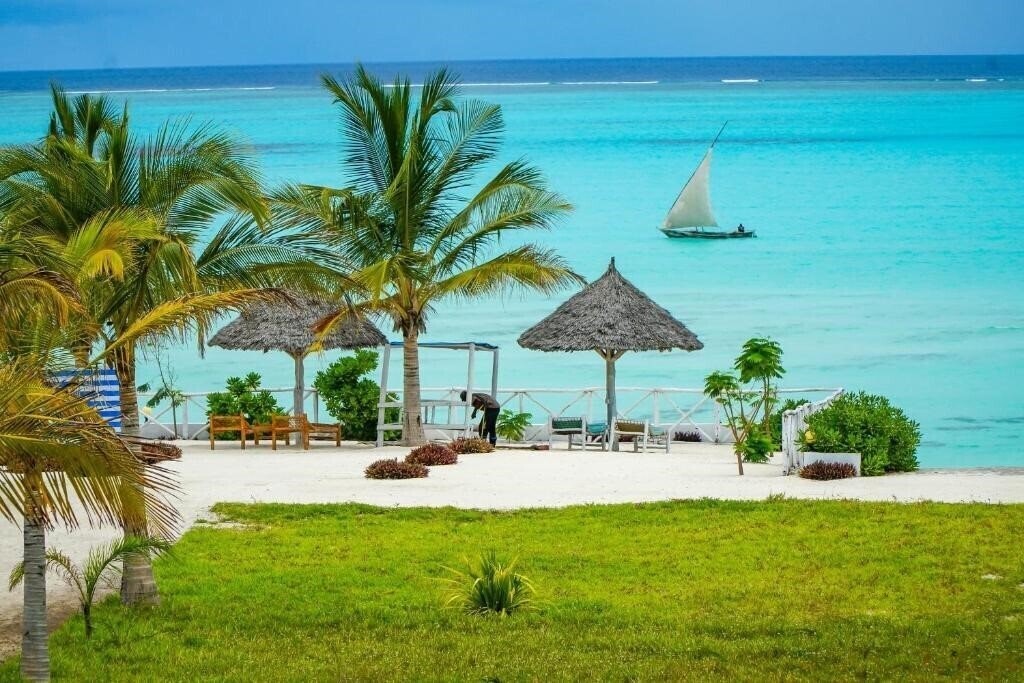 Фото Raffia Hotel 4*