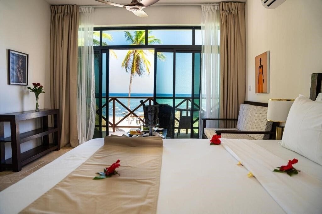 Готель Alladin Beach Hotel & SPA 5*