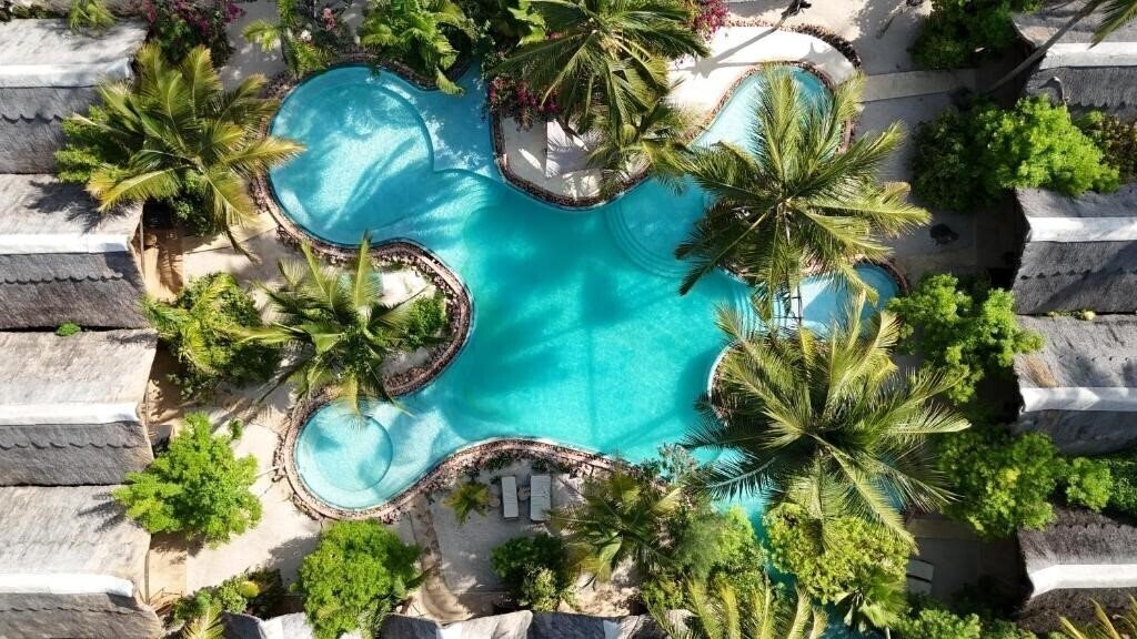 Готель The Nest Tropical Oasis Resort 4*