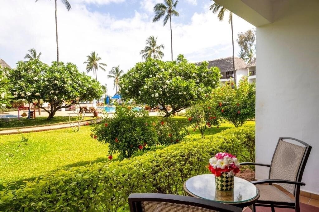 Фотография Nungwi Beach Resort by Turaco (ex. Doubletree By Hilton Nungwi) 4*