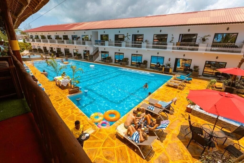 Отель Canary Hotel & Spa 4*