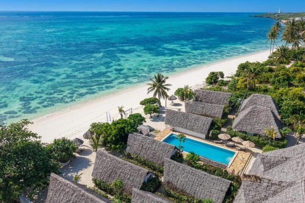 Готель Juana Ocean Villas 4*