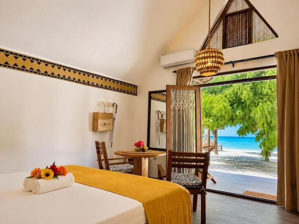 Фото Juana Ocean Villas 4*