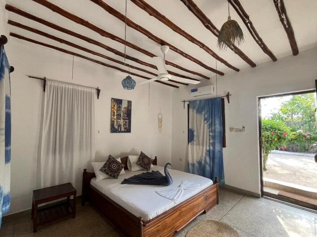 Фото 1Zi Beachfront Resort 4*