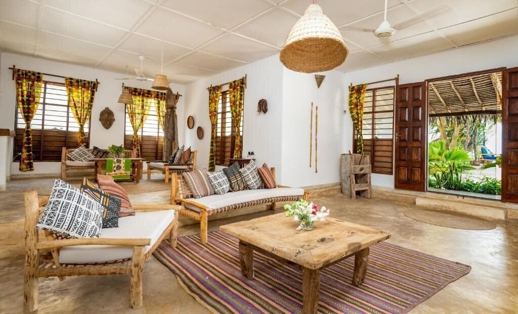 Фото Maji Lodge 4*