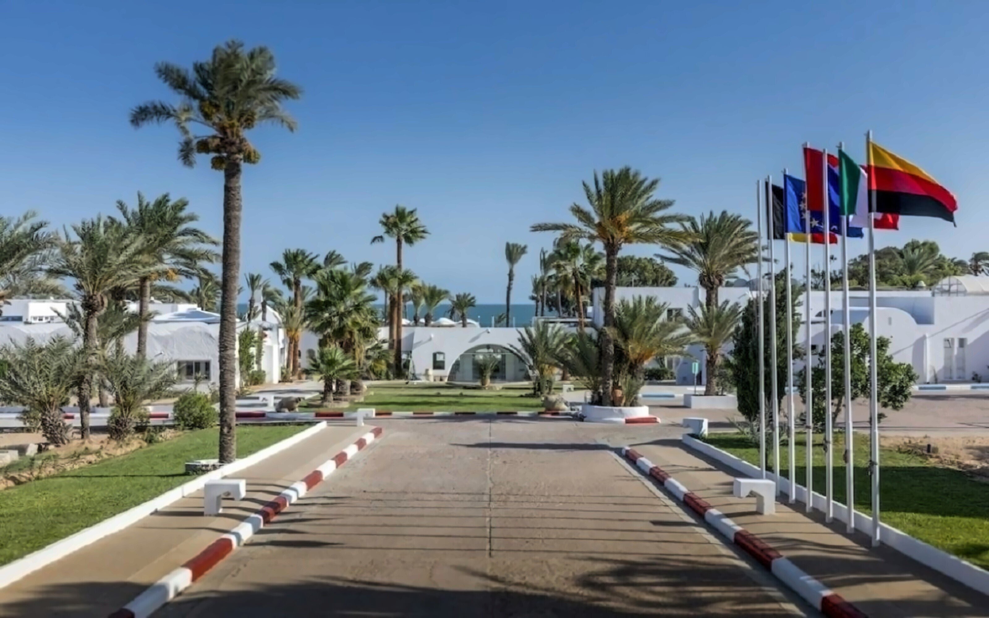 Фото Hari Club Beach Resort 4*