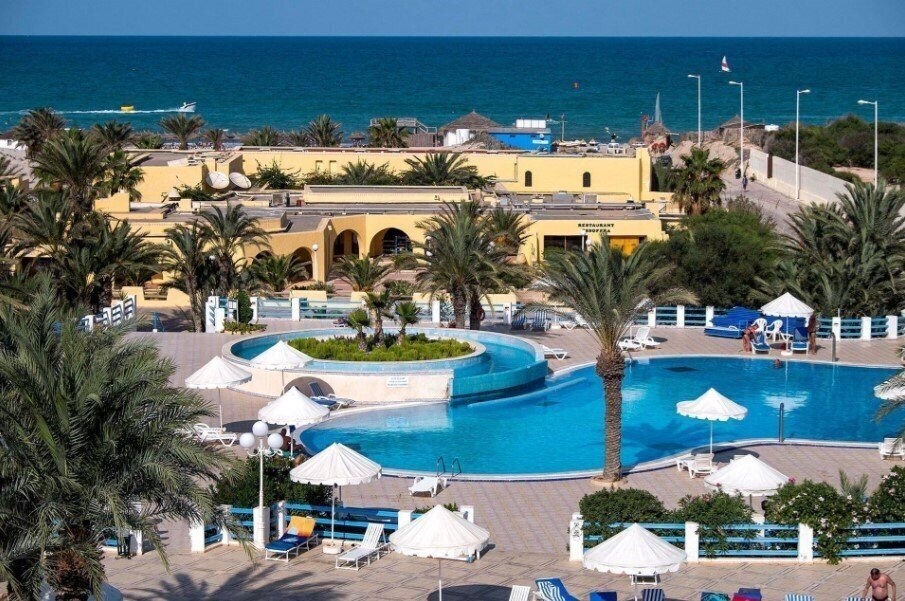 Отель Baya Beach Aqua Park (ex. Les Quatres Saisons ) 3*