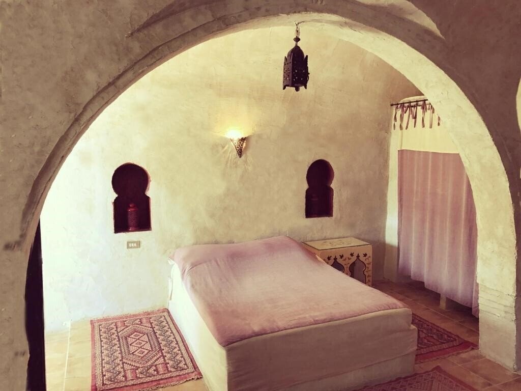 Готель Hotel Arisha 3*