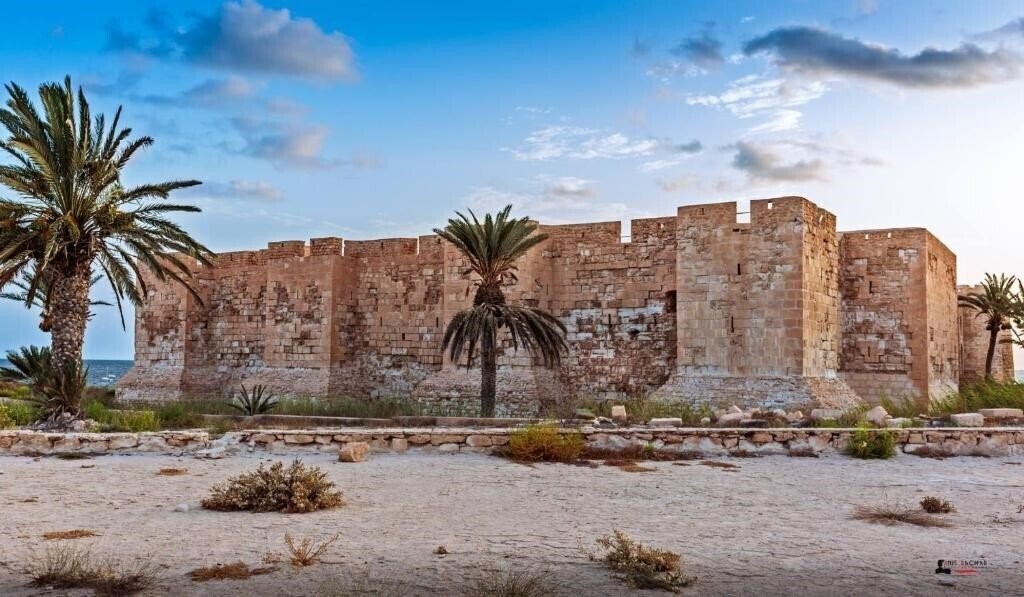 Фотографія Hotel Arisha 3*