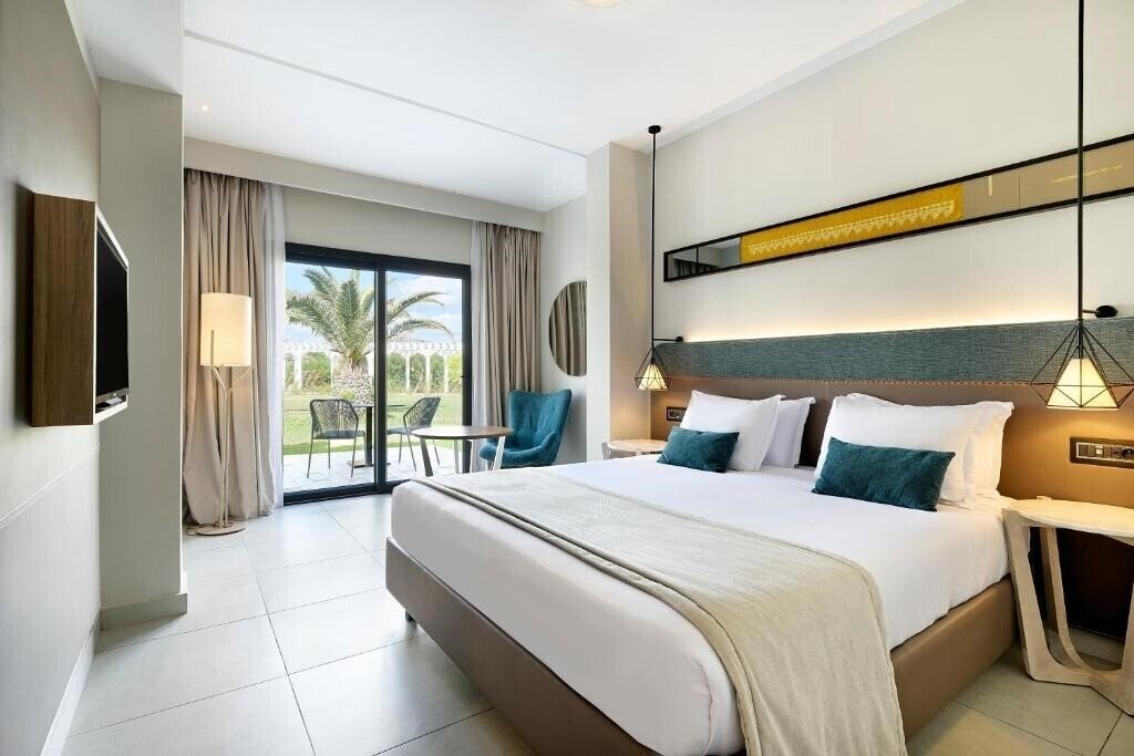 Фото The Mirage Resort & SPA 5*