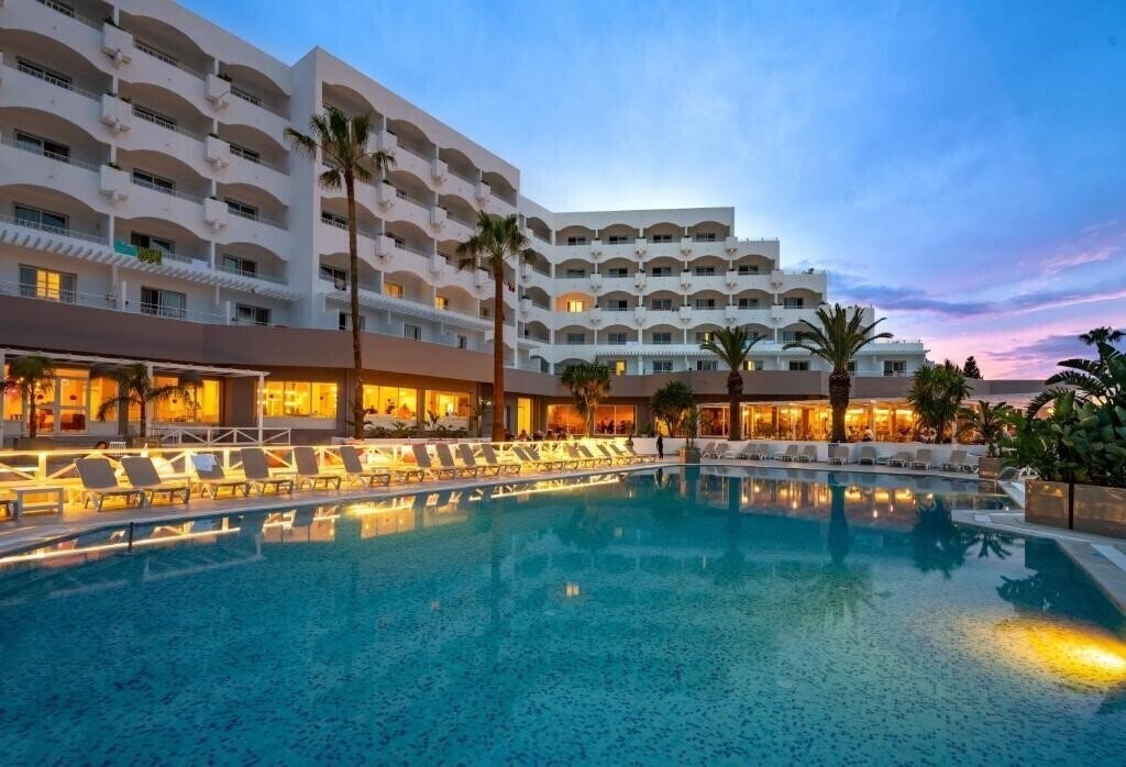 Фотографія Golden Tulip Le President (ex. Cooee President, Club President) 4*