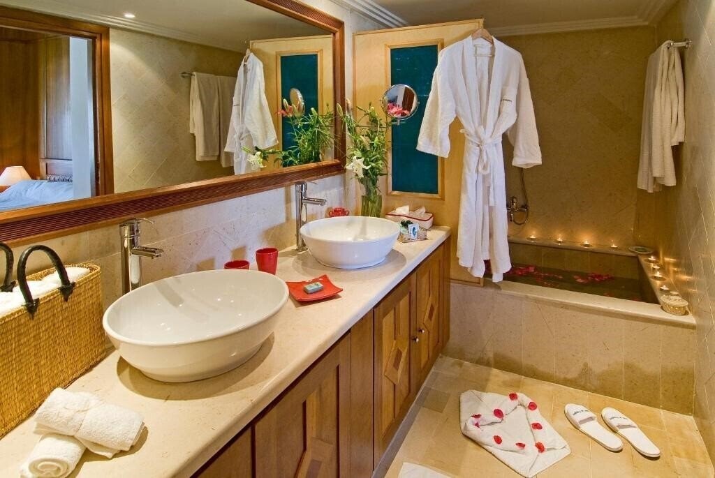 Фотографія The Orangers Beach Resort & Bungalows 4*