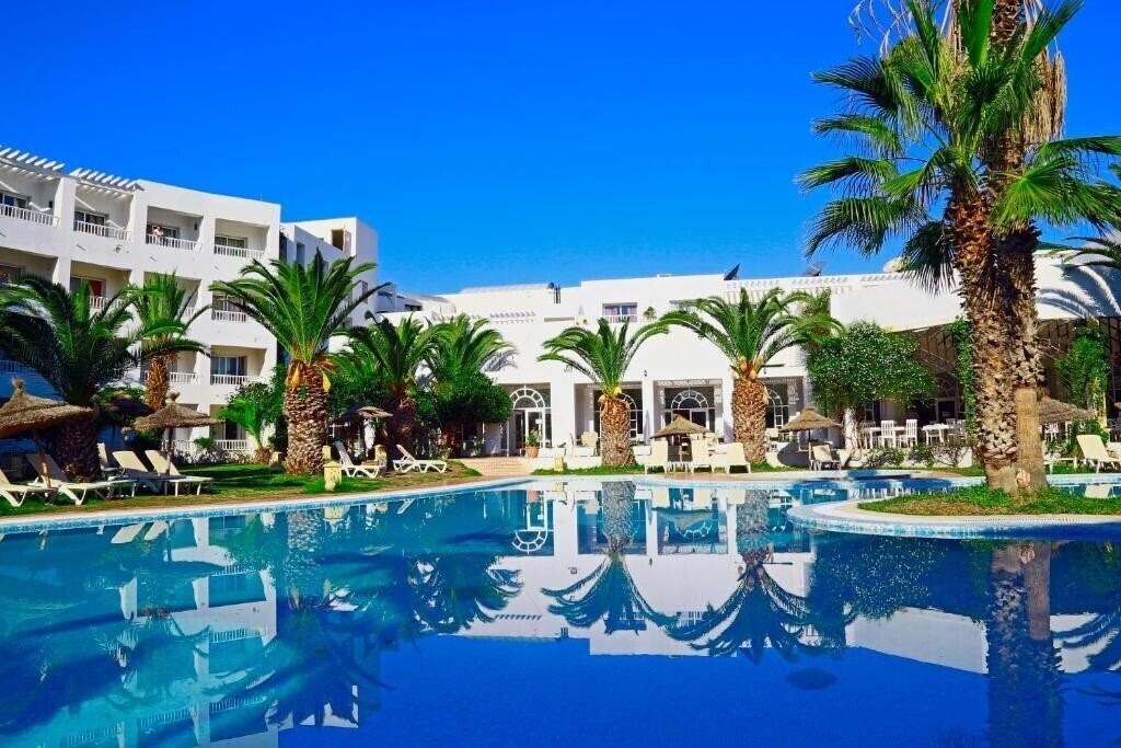 Отель Hello Yasmine 4*