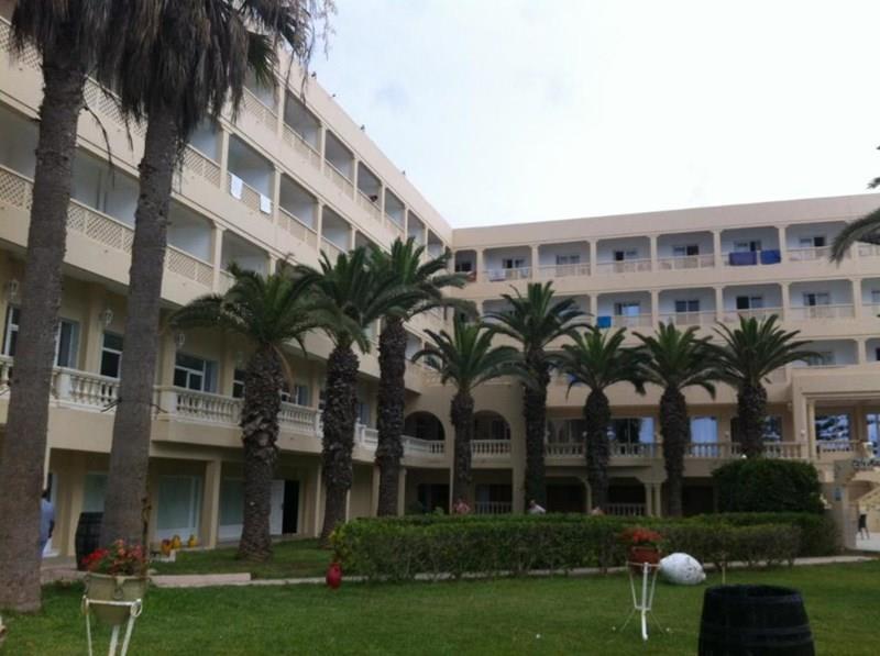 Готель Les Colombes 3*