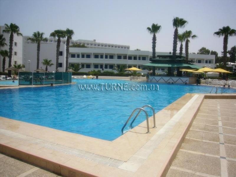 Готель Club Tropicana 3*