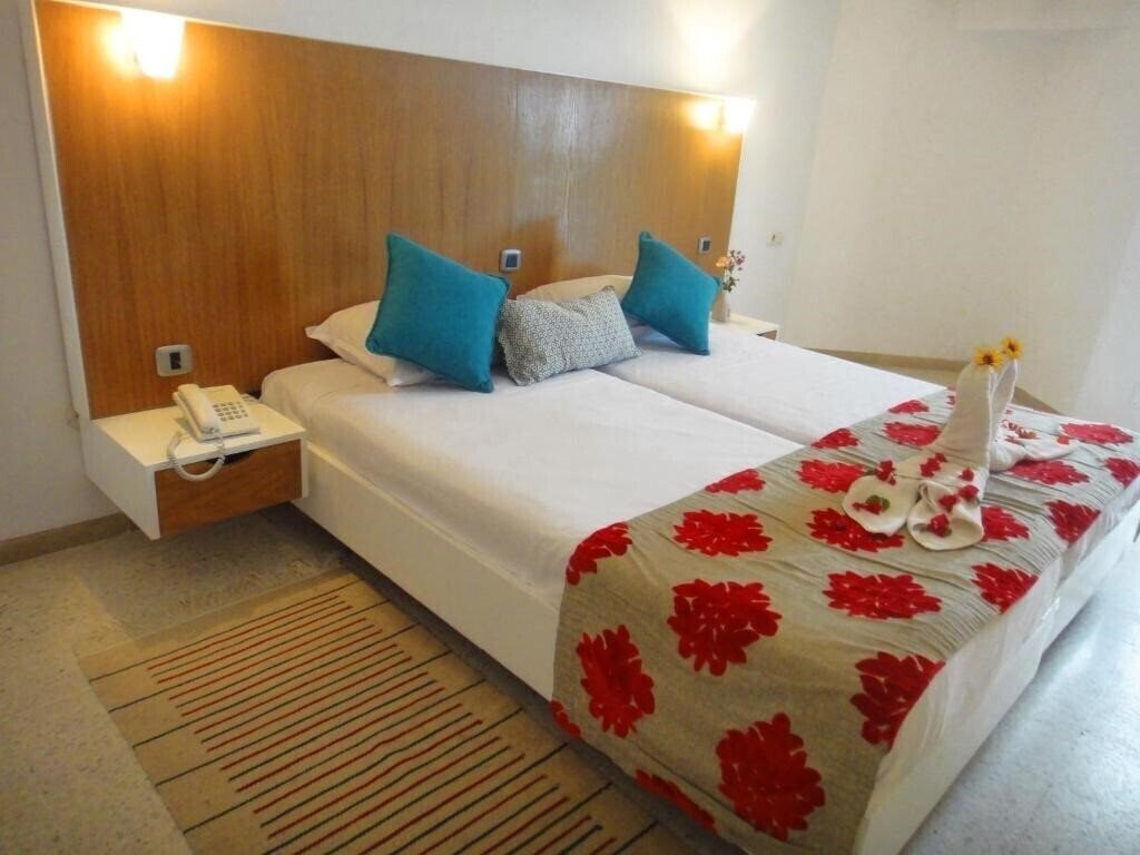 Фото Aylimas Beach & Resort 3*