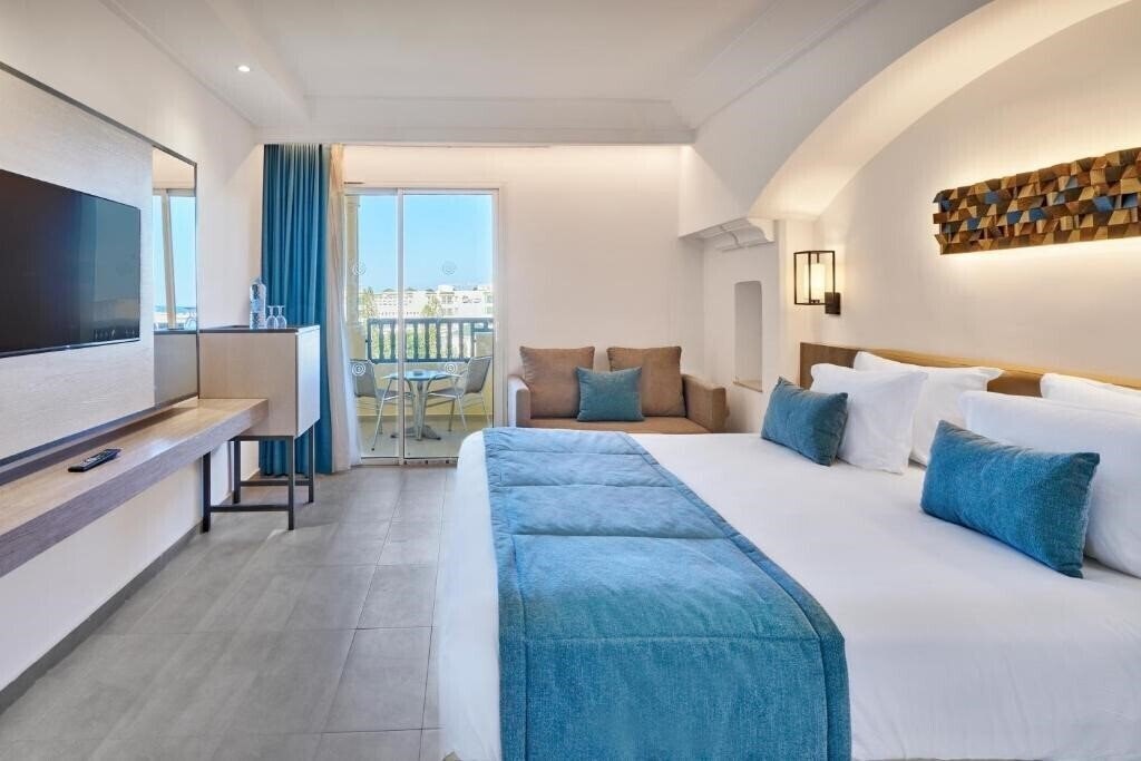 Фото Tui Suneo Royal Kenz 4*