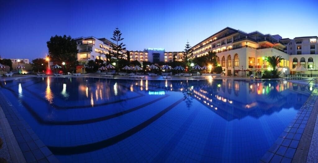 Отель Riviera 4*