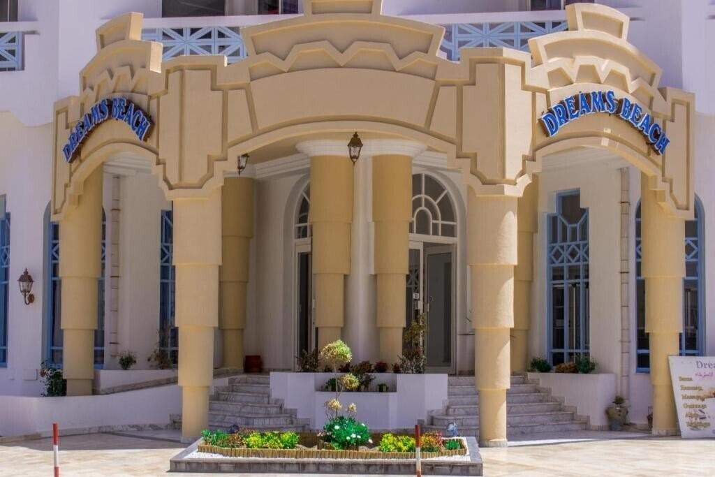 Отель Dreams Beach 3*