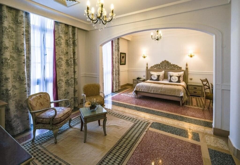 Фото Hotel Majestic 4*