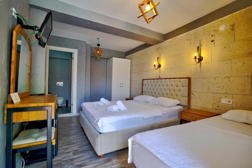 Фотографія La Mira Suites Otel Alacatı (ex. La Mira Suites Hotel Cesme, La Mira Suites) 3*