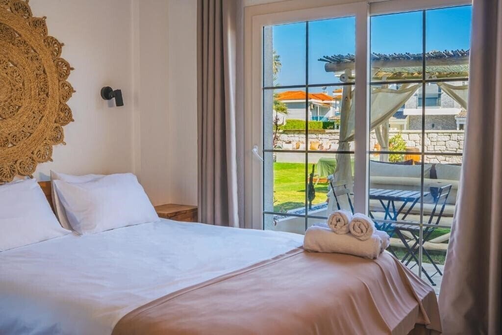 Зображення La Mira Suites Otel Alacatı 3*