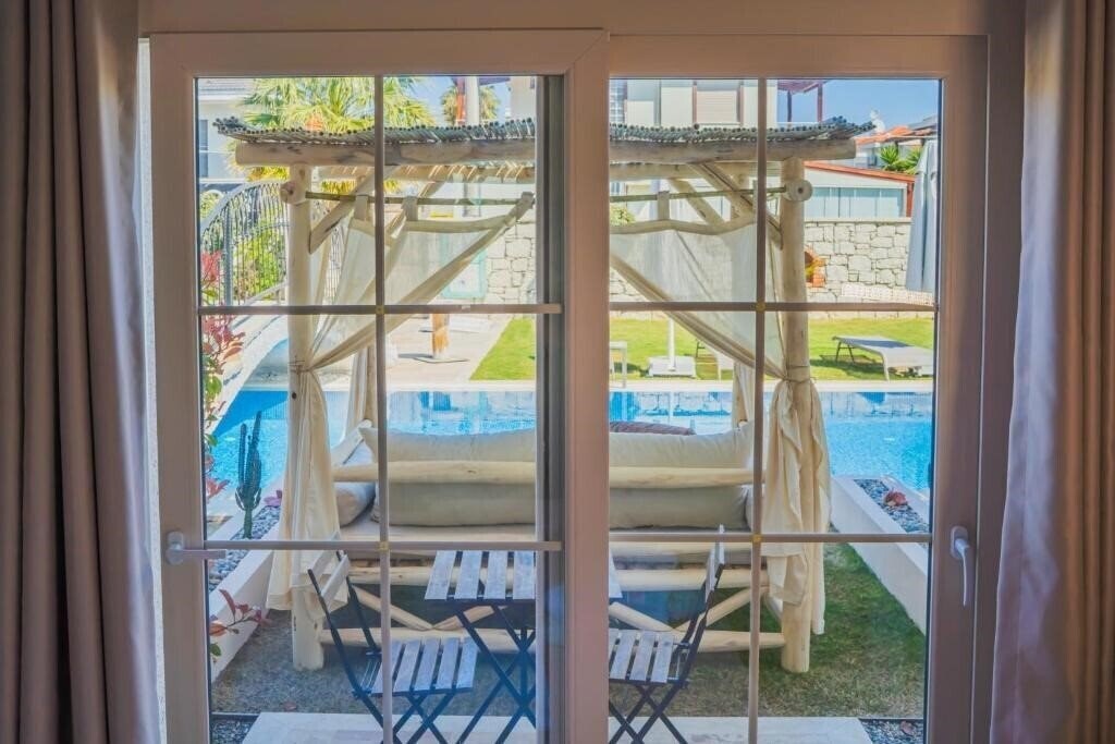 Картинка La Mira Suites Otel Alacatı 3*