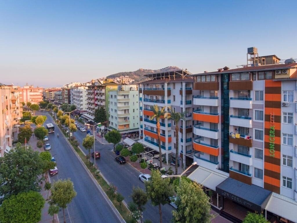 Отель Lonicera City Hotel 3*