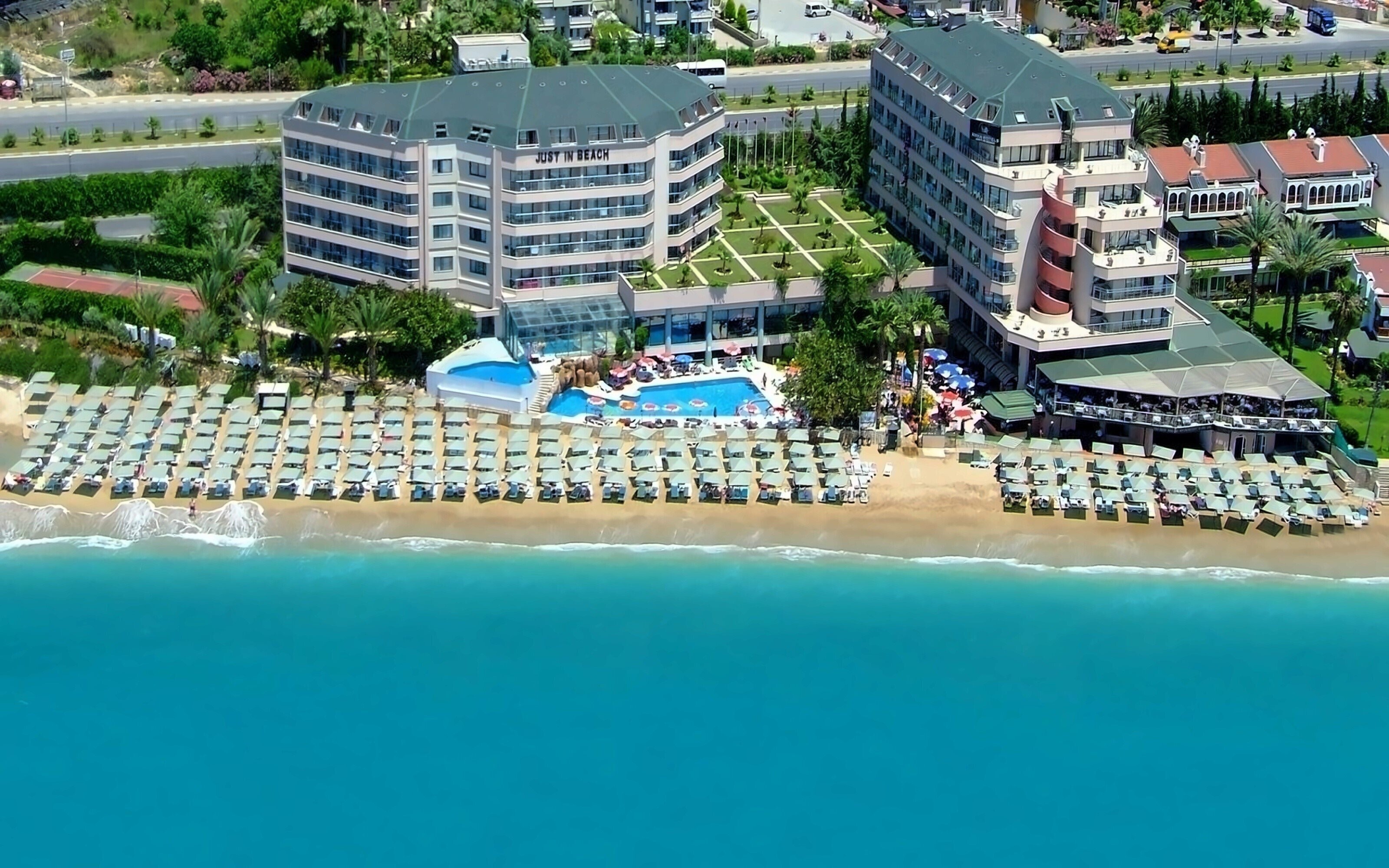 Готель Aska Just In Beach Hotel 5*