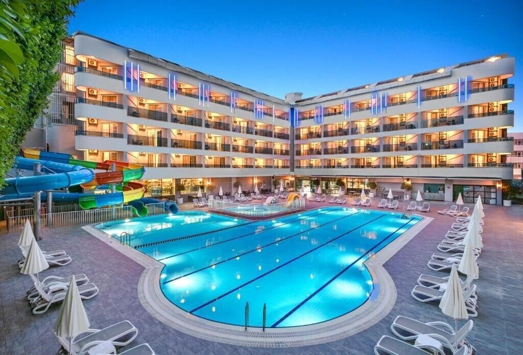 Готель Avena Resort & SPA Hotel (ex. Gold Safran, New Safran Hotel) 4*