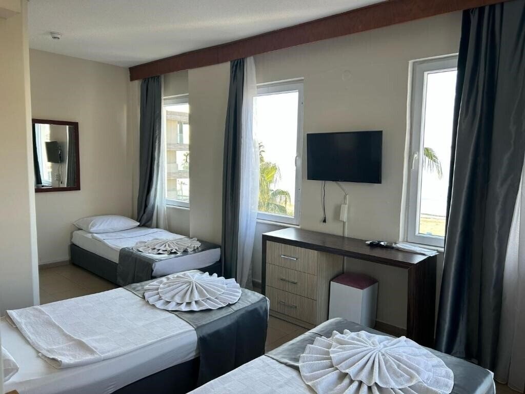 Фото Rosella Suite Hotel 3*