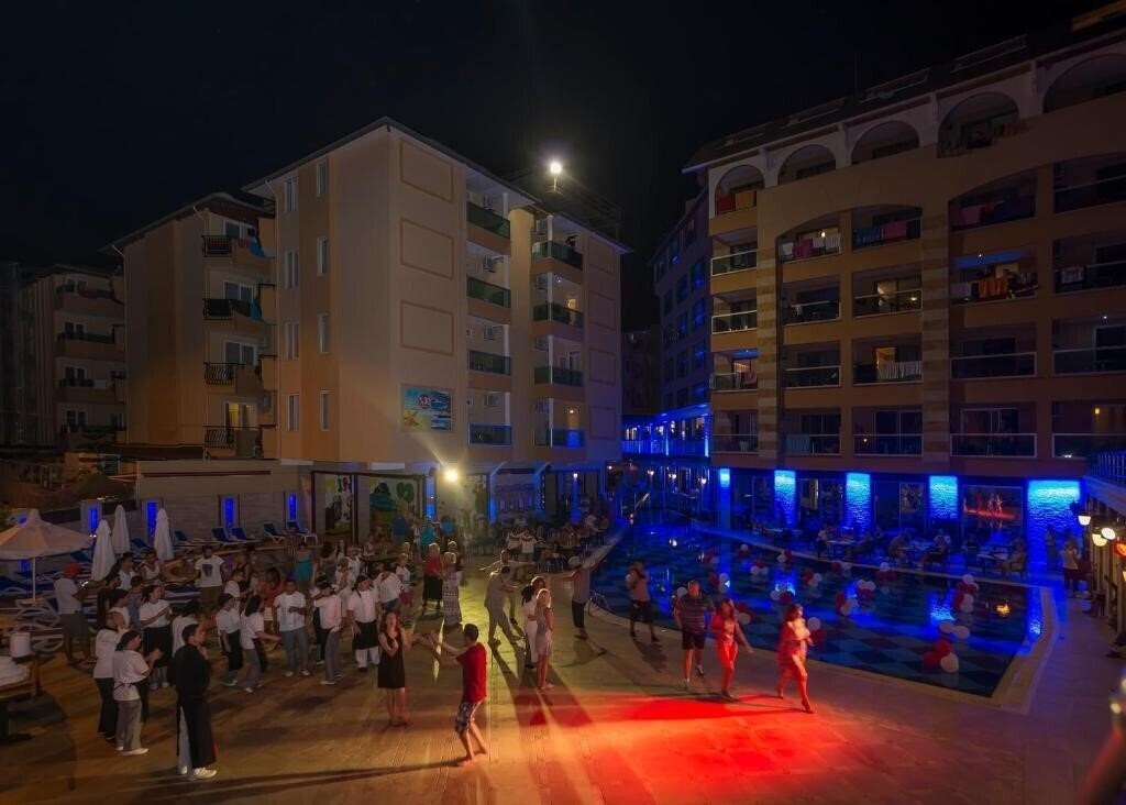 Фото Tac Premier Hotel & SPA 4*