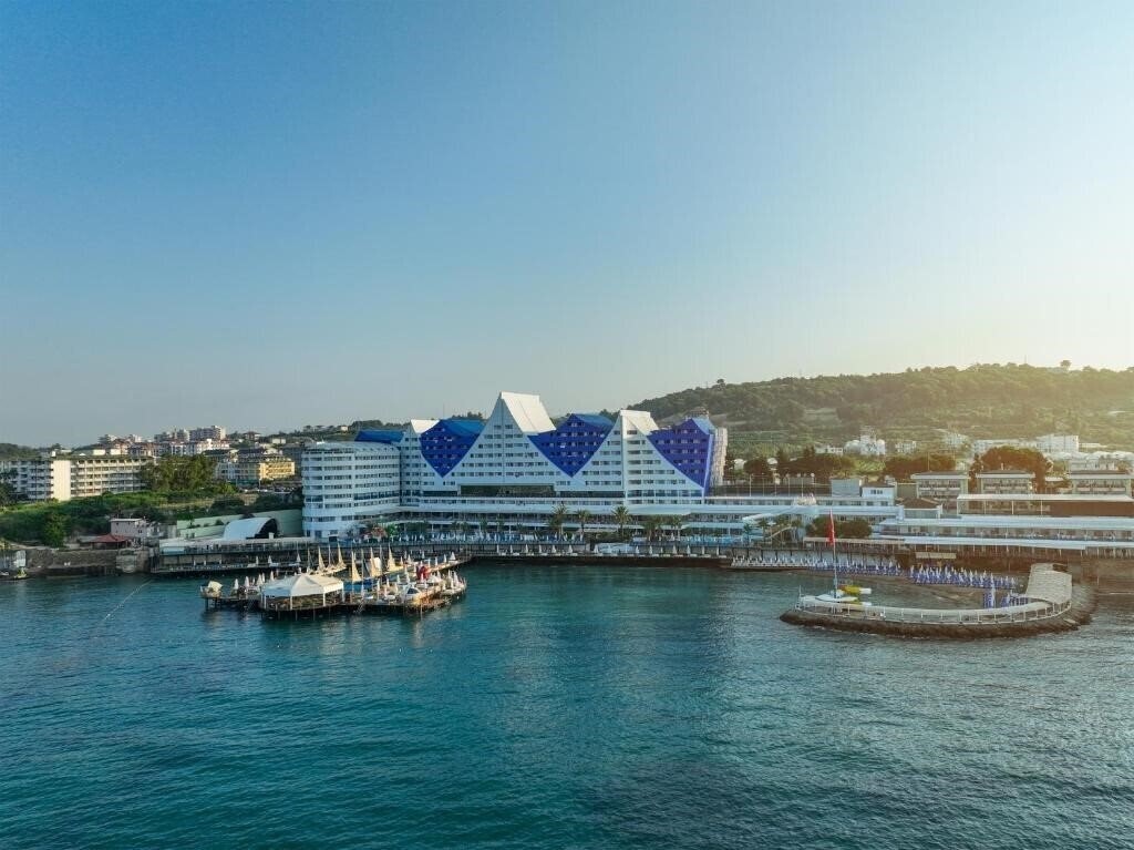 Фотографія Orange County Resort Hotel Alanya (ex. Vikingen Quality Resort) 5*
