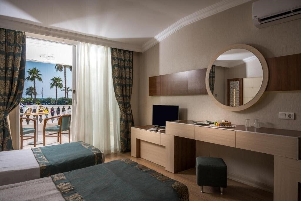 Фото Beach Club Doganay 5*