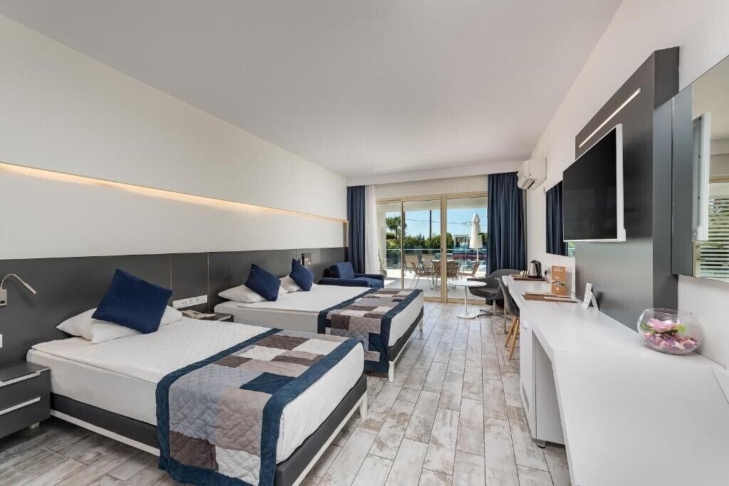 Изображение White City Beach Hotel 4*