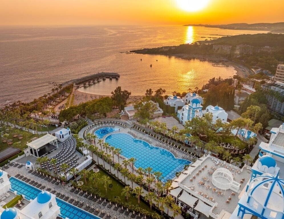 Фотографія Rubi Platinum SPA Resort & Suites 5*
