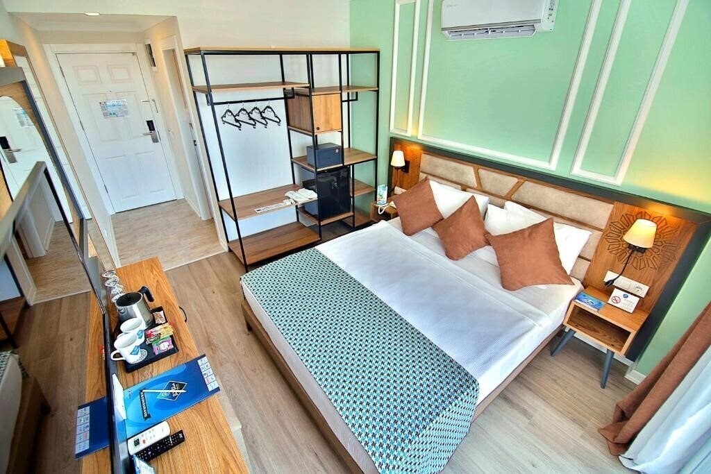 Фотография Club Big Blue Suite Hotel 4*