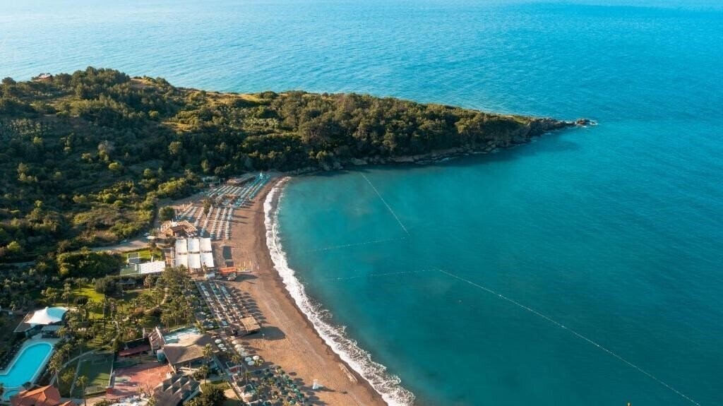 Готель Laguna Beach Alya Resort & SPA 5*