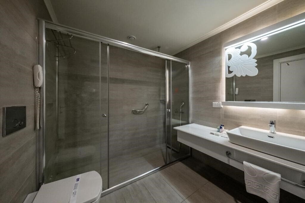 Фотографія Laguna Beach Alya Resort & SPA 5*