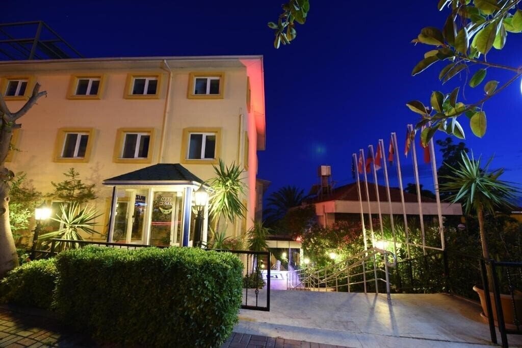 Готель Kleopatra Muz Hotel 3*