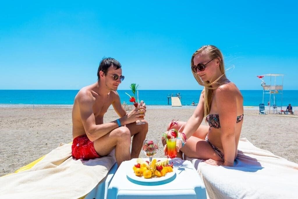 Готель Club Aqua Plaza Hotel 4*