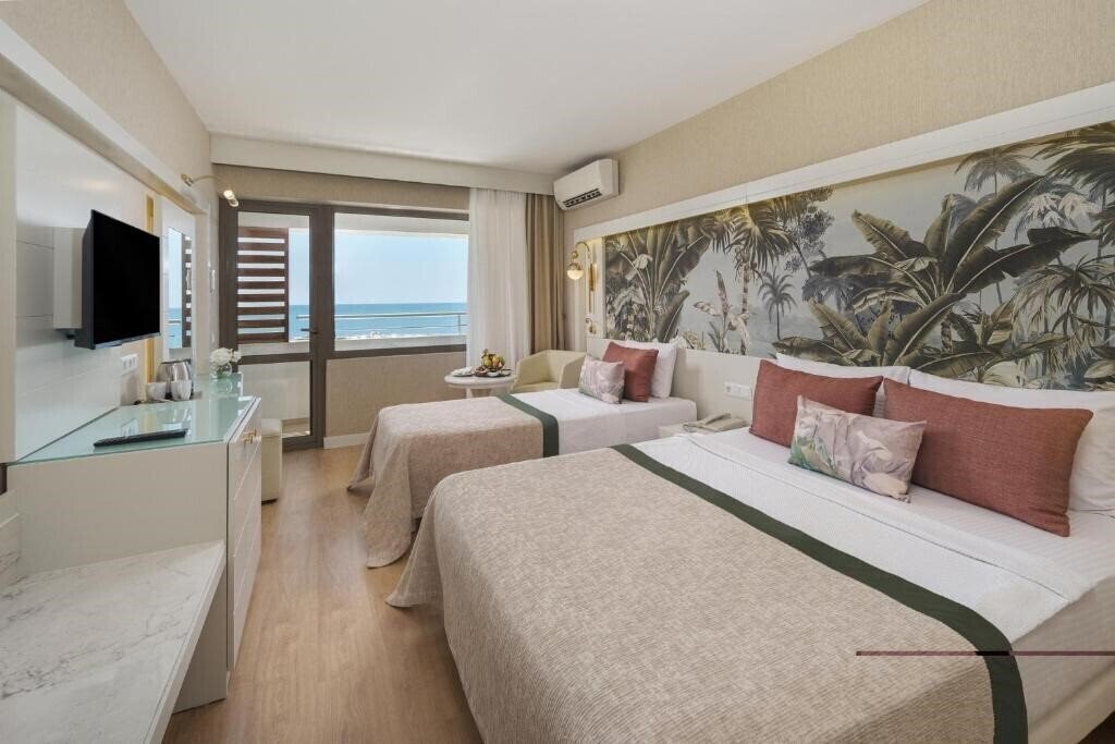 Готель Adin Beach Hotel 5*