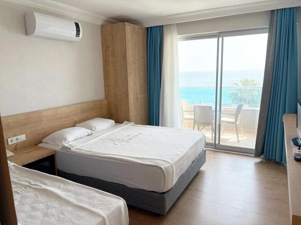 Фото Azak Beach Otel 3*