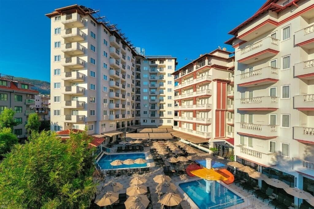 Фото Villa Sun Flower Hotel (ex. Villa Sunflower Aparts & Suites) 4*